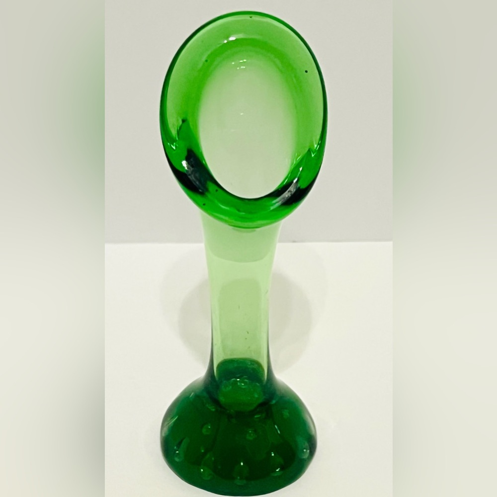 Mid century, Swedish, modern Aseda Glass Bud Vase be Designer Paul Kede…